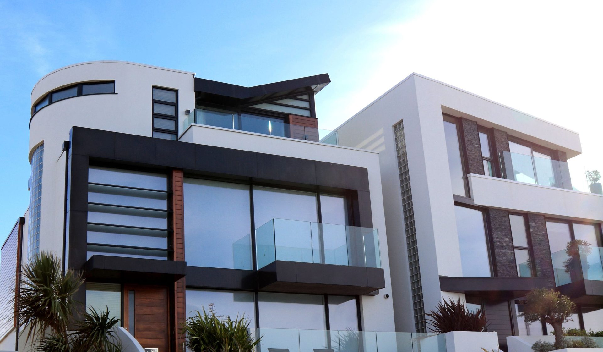 How Much Do You Need To Make To Afford A $1 Million Dollar Home?