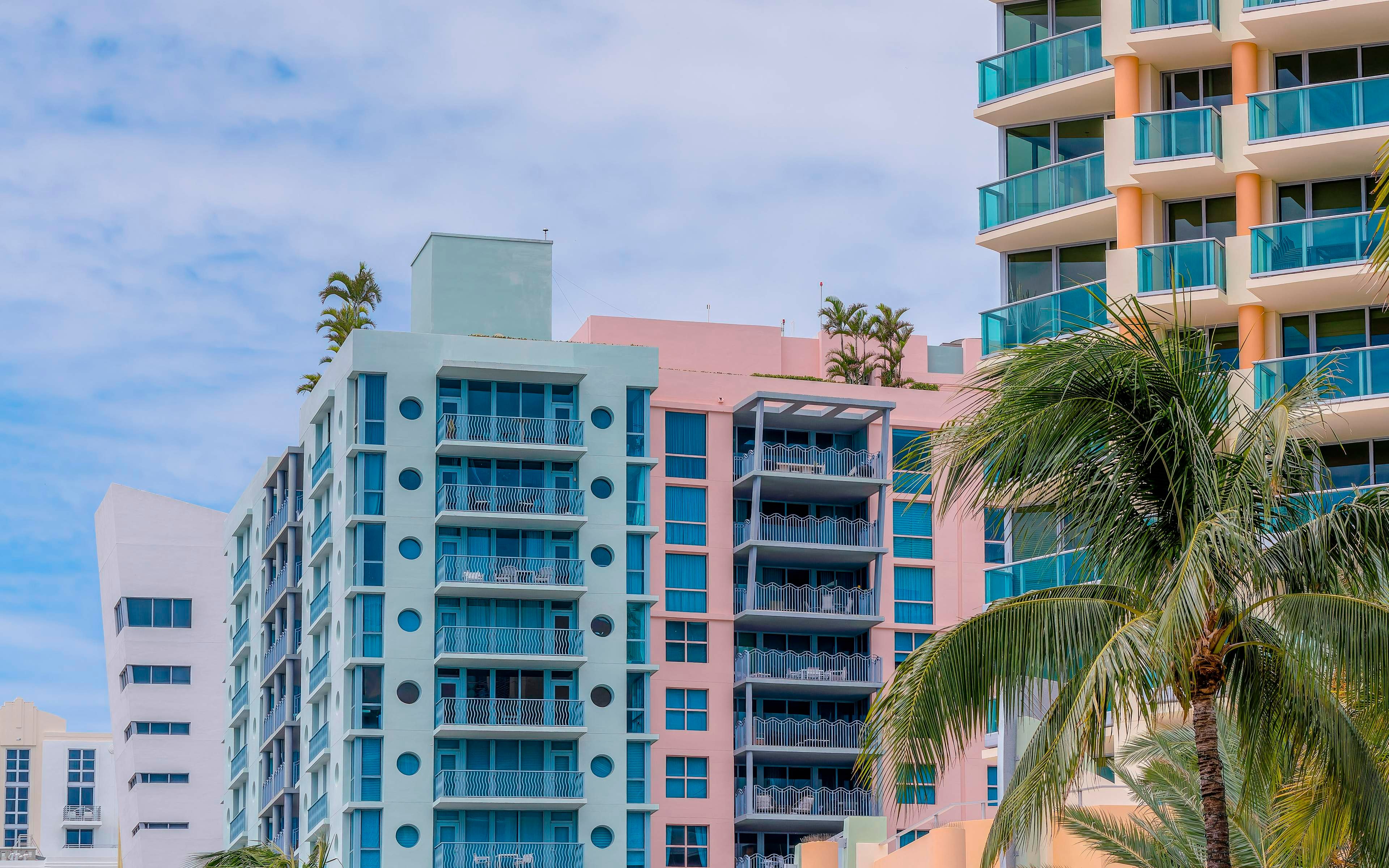 miami-colorfull-buildings